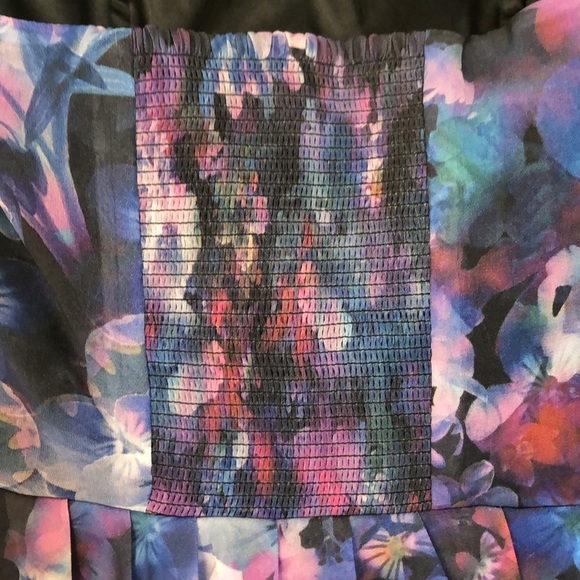 Guess Strapless Floral Cocktail Dress – Purple Blue Print – Size 6 - Picture 4 of 13